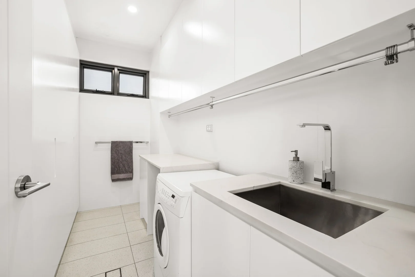 Laundry at 142-144 Lawrence St, Alexandria